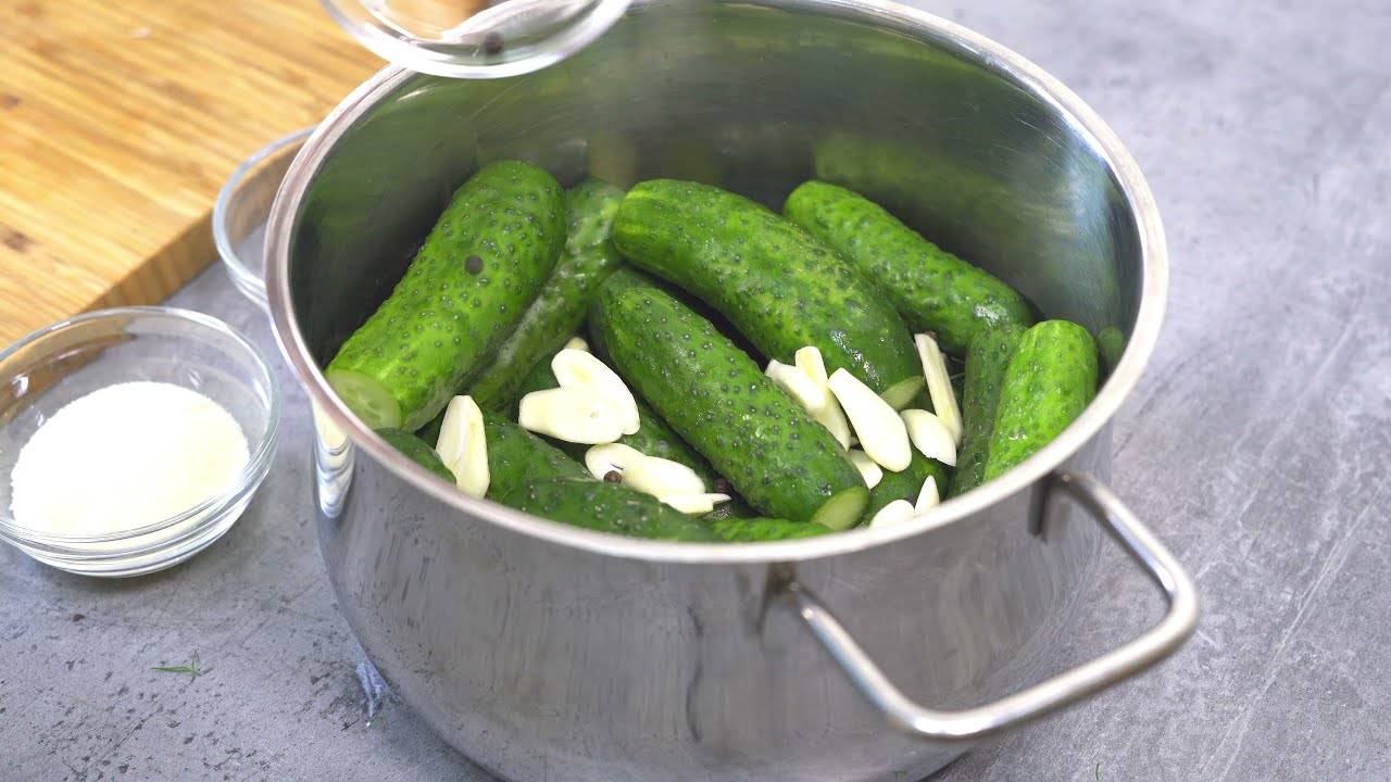 МАЛОСОЛЬНЫЕ ОГУРЦЫ всего за 1 Час! КАК БЫСТРО ЗАСОЛИТЬ ОГУРЦЫ самому дома.
