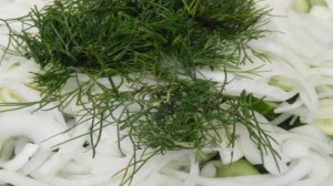 Салат на зиму из огурцов и репчатого лука