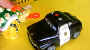 Игрушечные машинки. Тачки. Полицейские и банковская машины. Видео для детей