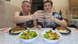 Мукбанг Вован мне ИЗМЕНИЛ?! Что думаю насчёт ИЗМЕН и любовниц мужа! Семейный ужин в России