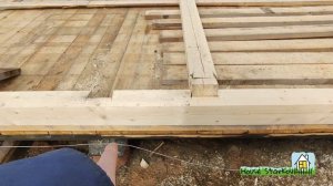 Первый ряд дома из бруса