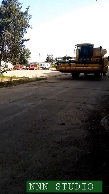 зерноуборочный комбайн New Holland TD5. 90 Combine harvester New Holland TD5. 90 смотреть онлайн