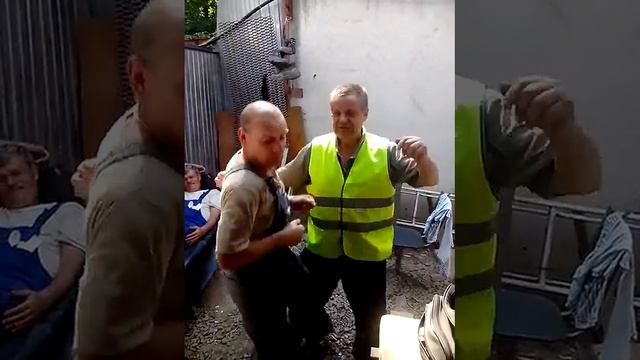 Аджигают электрики на день вмф