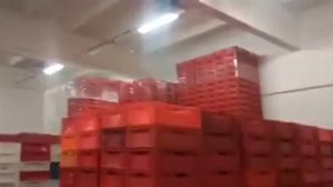 Процесс работы клинингового рабочего на мясокомбинате