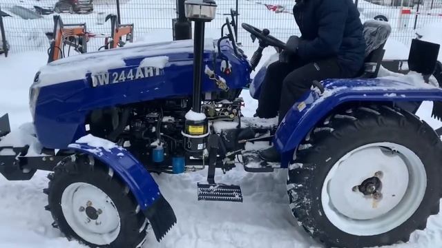 Народный трактор! Проверенный годами, выбираем на площадке смотреть онлайн