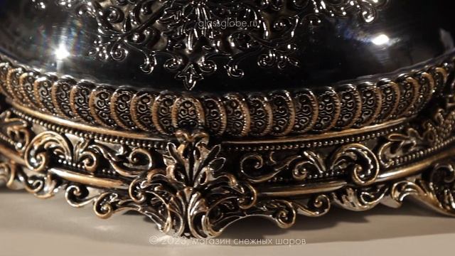 Стеклянный снежный шар "Охотничий домик" с мелодией "Тихо падает снег". 4К смотреть онлайн