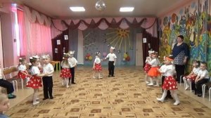 Танец: "Воробьиная дискотека"
