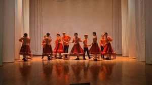 танец "Табуреточка"
Ансамбль народного танца "Сувенир" гКиров