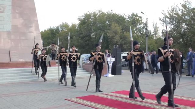 "Исатай мен Махамбет" ескерткішінің ашылуы смотреть онлайн