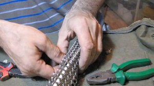 станок ИЗ ФАНЕРЫ для плетения кольчуги полотном и СШИВАНИЯ кусков на скорость