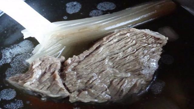 Зеленый борщ с говядиной