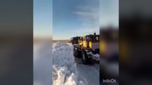 Кировец К700 и К701,в снегу по самые мосты