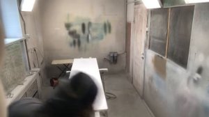 Красим из пульверизатора показываю как правильно
