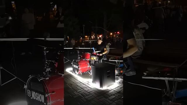 QUEEN на набережной Геленджика. смотреть онлайн