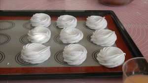 РЕЦЕПТ. НЕОБЫКНОВЕННО-ВКУСНОЕ ПИРОЖЕНОЕ, В ЧЕСТЬ ЗНАМЕНИТОЙ БАЛЕРИНЫ АННЫ ПАВЛОВОЙ.