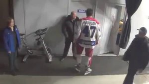 Радулов пнул дверь в судейскую