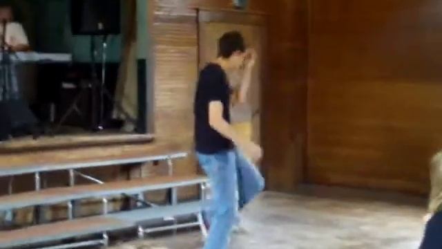 Hover Band Plays Rockin In The Free World check out the 13 year old guitarist!!!! смотреть онлайн