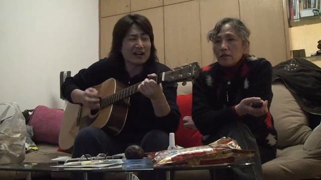 Mom and I sing a Soviet oldie смотреть онлайн