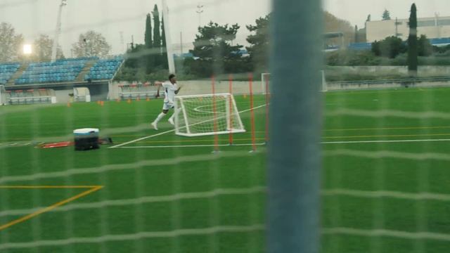 EA SPORTS FC™ MOBILE 24 | Team of the Year | Vini Jr. смотреть онлайн