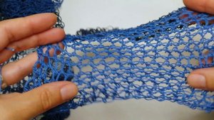 Сетка крючком из тонкой нити толстым крючком. Интересная фактура крючком. Видеообзор.