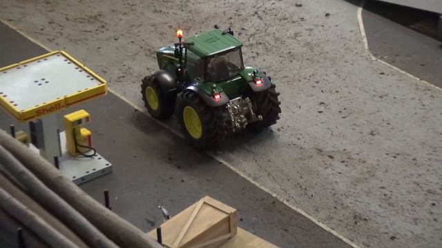 John Deere 7930 at the farm смотреть онлайн