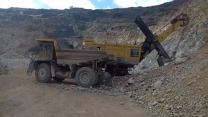 Загрузка белаза.