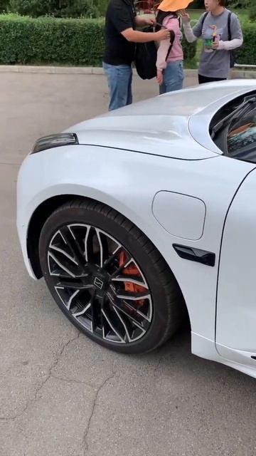 Сегодня с командой были на крупнейшей выставке китайских производителей в Алматы смотреть онлайн