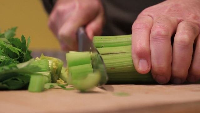 СЕЛЬДЕРЕЙ — СЪЕШЬ и ПОХУДЕЙ!? МИФЫ И ФАКТЫ
