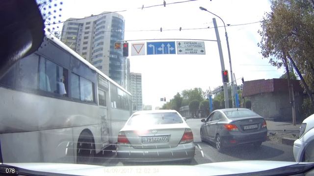 А688НА, #65, г.Алматы, ул.Тургут Озала - пр. Абая 14.09.2017 смотреть онлайн