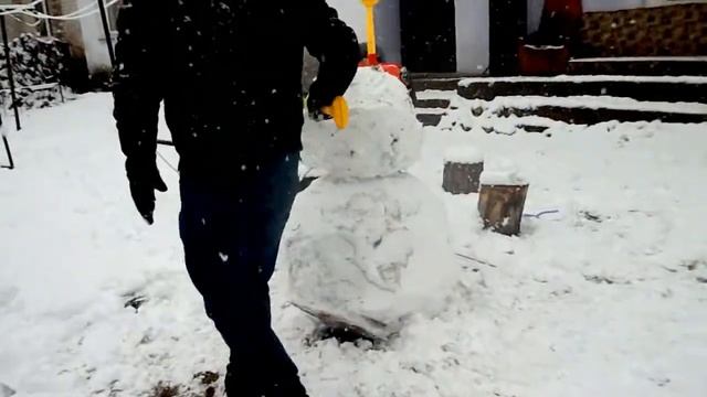 Аким и Алиса лепят снеговик смотреть онлайн