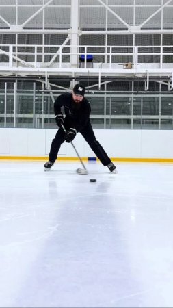 🗣Подкидка шайбы неудобной стороной пера на коротком пространстве от Никиты Крохалева!