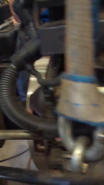 🔧Splitting a New Holland tractor #shorts смотреть онлайн