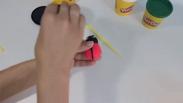 Learn how to sculpt Ladybug from plasticine Учим малышей лепить Божью коровку из пластилина