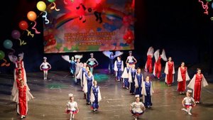 "Ты живи, моя Россия!"