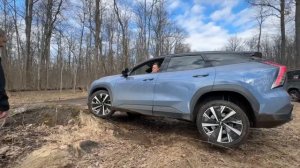 Лёгкий оффроад на новом Geely Atlas. Справится ли с грязью и песком ПЕРЕДНЕПРИВОДНЫЙ кроссовер?