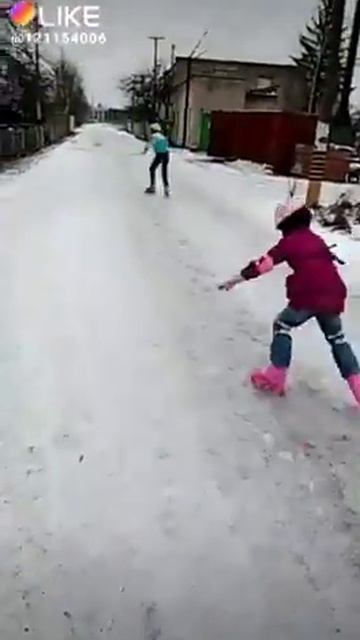 С первым снегом на роликах ! смотреть онлайн