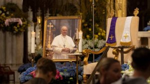 В Ватикане началась церемония прощания с Франциском