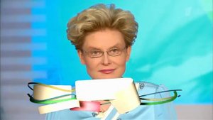 Жить здорово! Чем лучше вытирать попу. Замена туалетной бумаги. (08.02.2016)