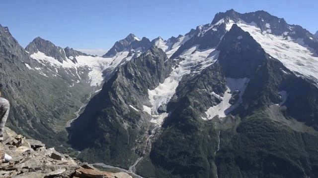 Погранцы поздравляют ВДВ. Вспоминая год минувший. смотреть онлайн