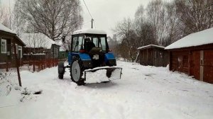 Впервые чистим снег МТЗ