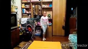 Мои новые трюки на.......батуте.