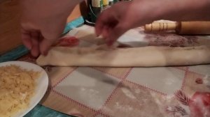 Хотела испечь венок, получилась Хала. С начинкой.