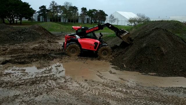 Демонстрационная площадка завода MANITOU, Ancenis (Франция)