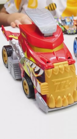 🔥⚡Игрушки для детей машинки T-racers выстреливают из игрового набора и побеждают в гонках!