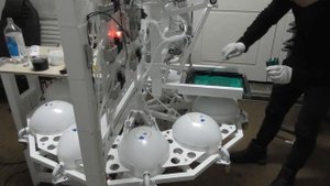 Печать на воздушных шарах в 5 красок шелкография на автомате