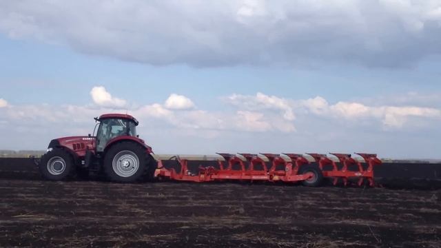 Трактор Кейс Пума 210 и плуг Кун Мультилидер. Case IH Puma 210 and Kuhn Multileader 7T