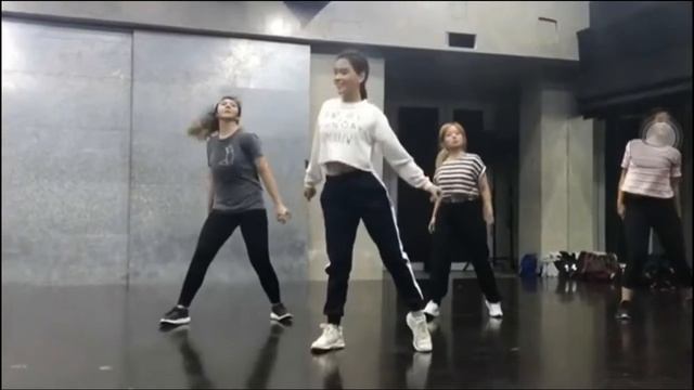 Ate girl jackie [stick with you dance cover] смотреть онлайн