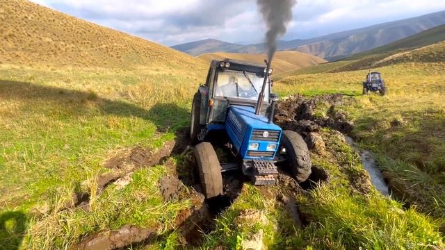 Оффроад и Сравнение Тракторов | Трактор New Holland vs Трактор Беларусь мтз 82 смотреть онлайн