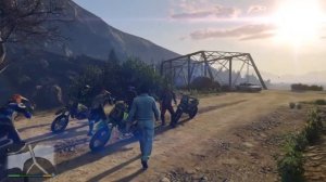 Перестрелка копов с бандитами в гта 5 на ps4