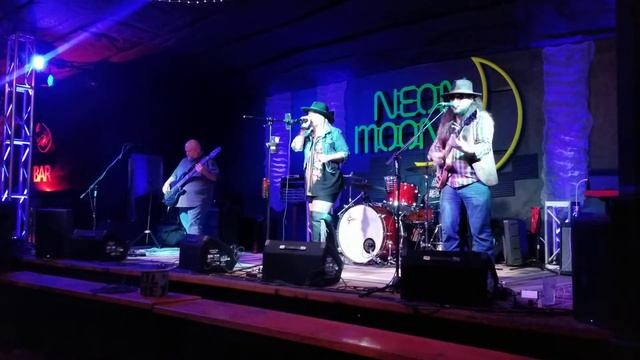 "BADASS BITCHES" performed by Heather Linn and the Deacons, written by Erica Butler & Karah Jade смотреть онлайн